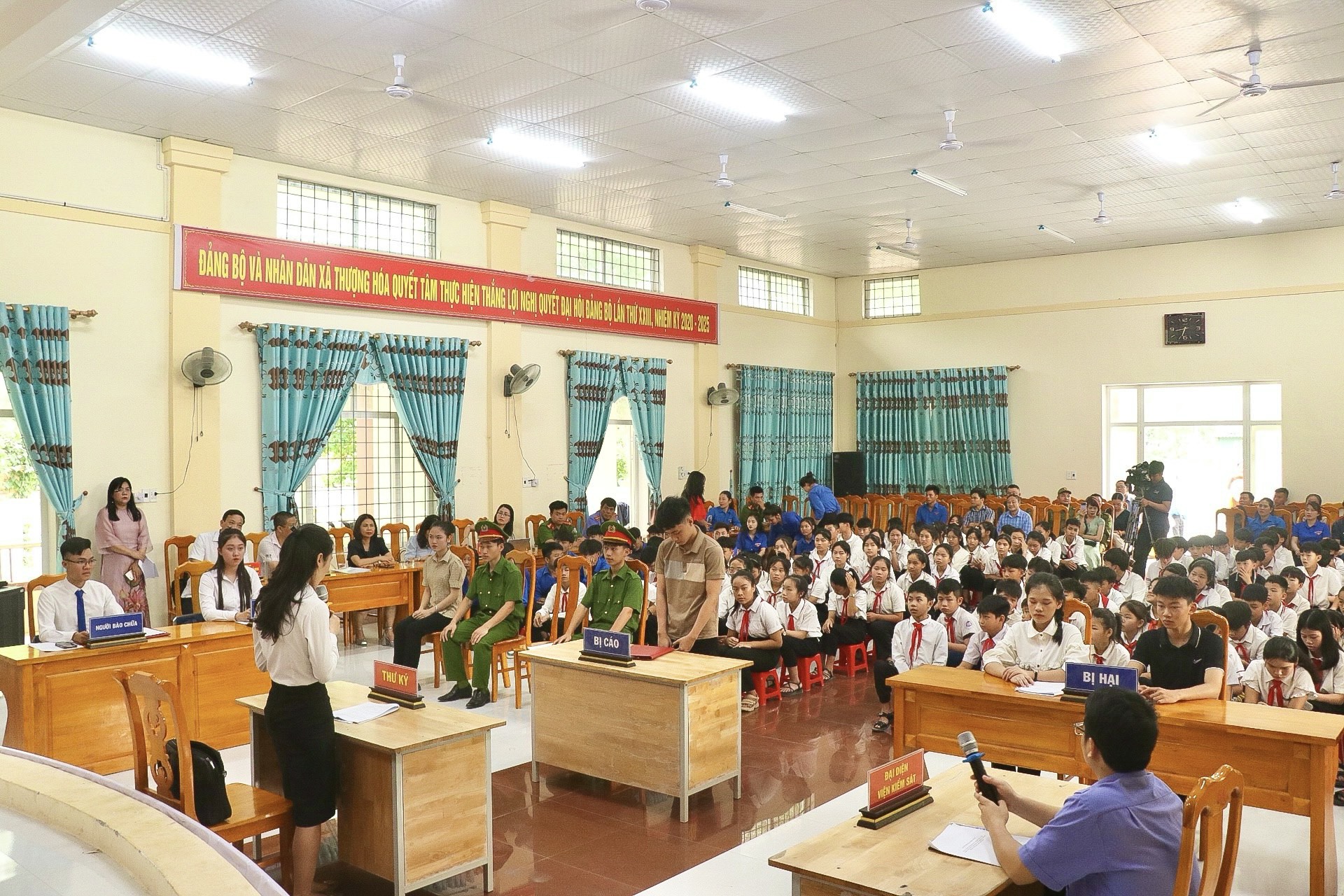 Toàn cảnh phiên tòa